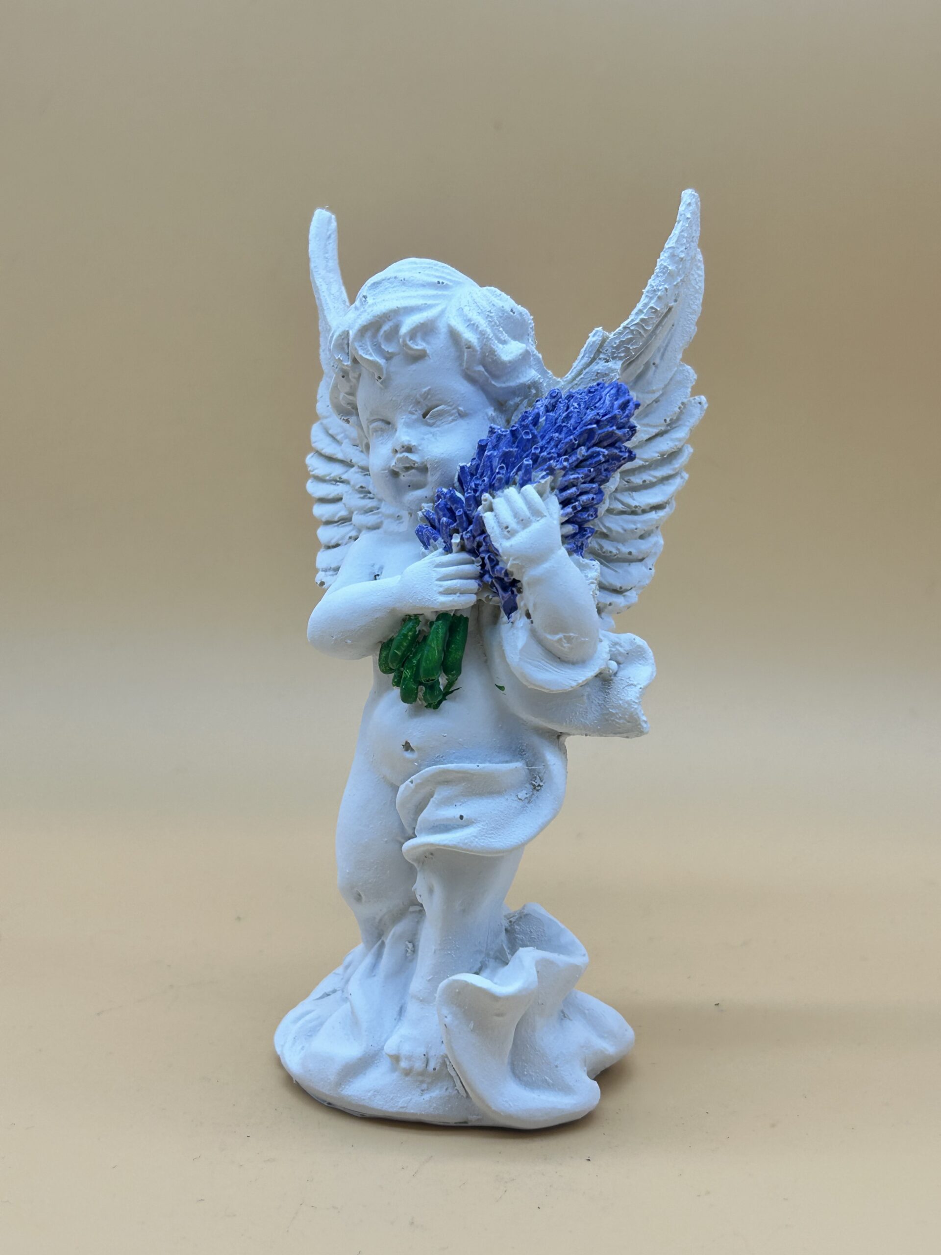 Angelito color blanco con ramito de lavanda
