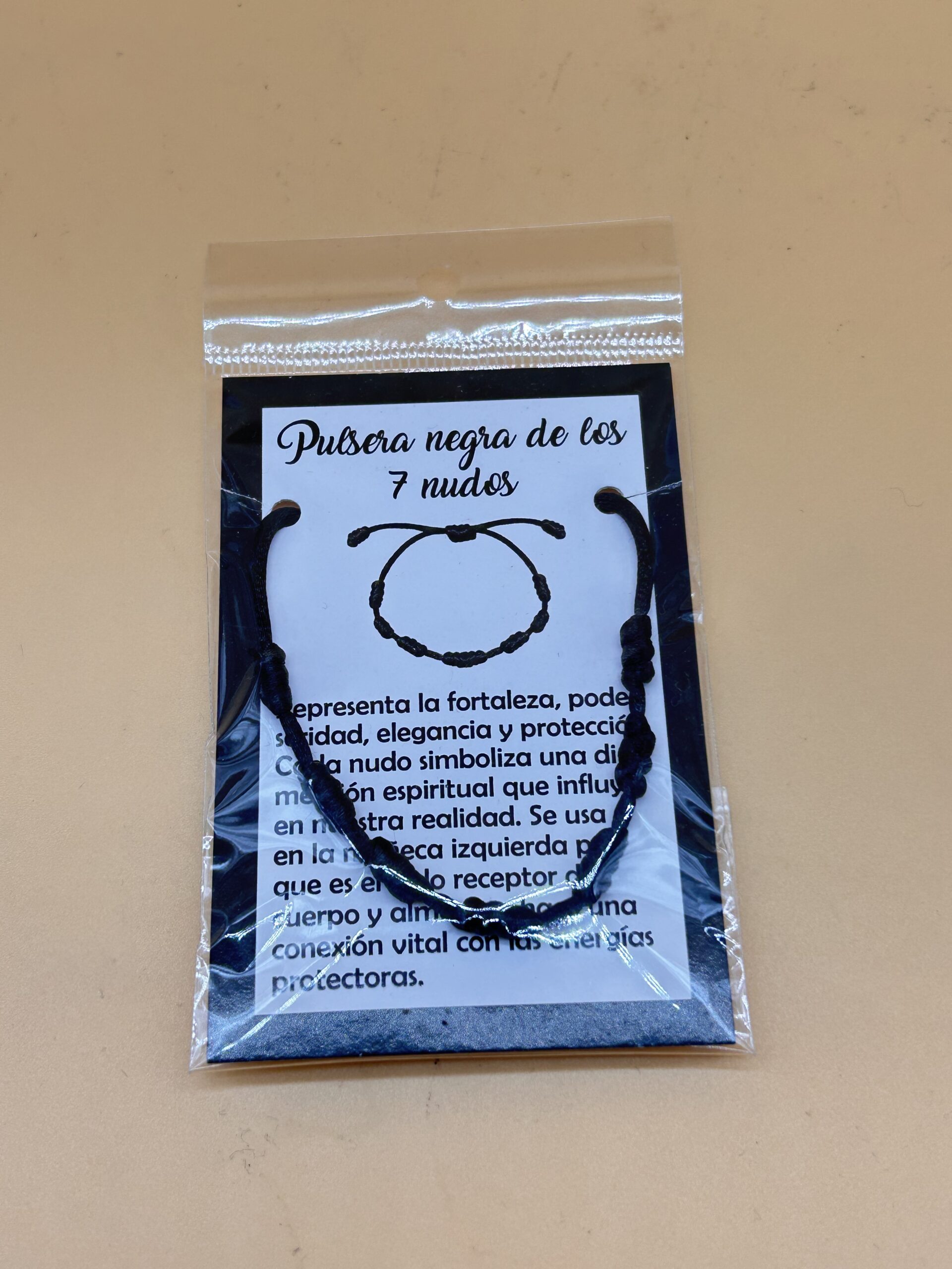 Pulsera negra de los 7 nudos